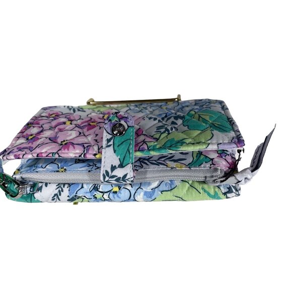Vera Bradley RFID Smartphone HAPPY HYDRANGEAS Wristlet Purse Wallet NEW - Picture 2 of 4